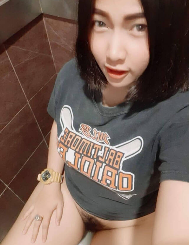 สาวหุ่นอวบร่องนมน่าเย็ด 3