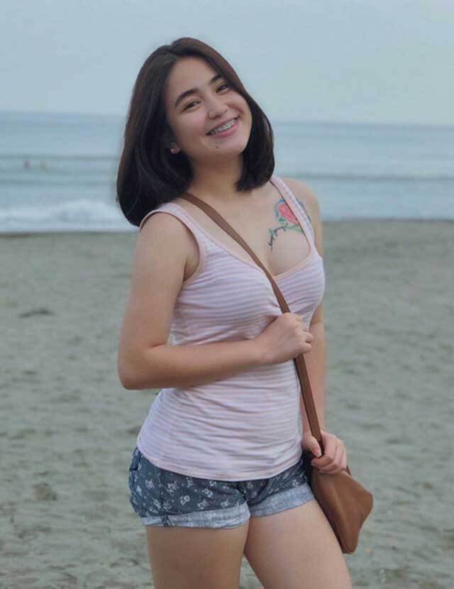 นางฟ้ารอยสักโชว์หีอูมน่าเย็ด 3