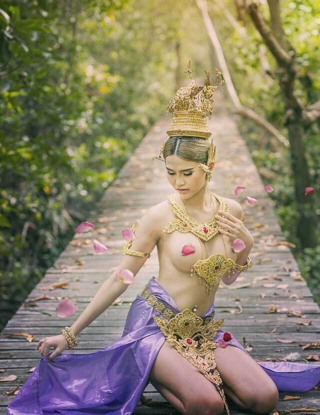 นางแบบดังถ่ายโป๊โชว์หีใหญ่ 3