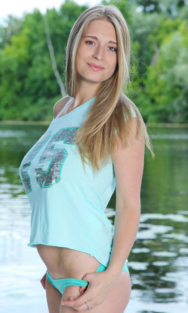 นอนถ่างแตด 1