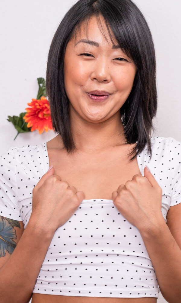 นั่งอ้าหี 2