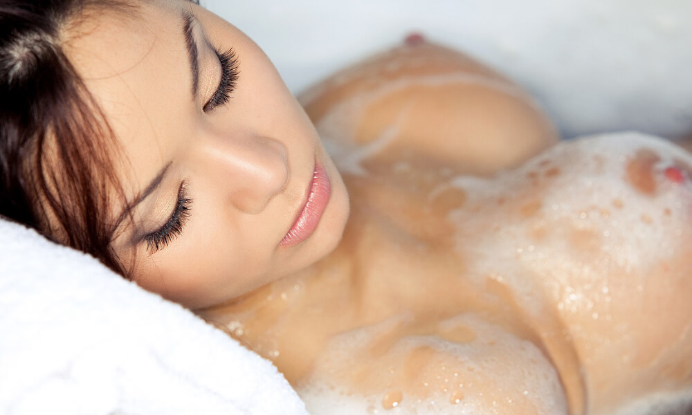 นมใหญ่น่าเย็ด 16