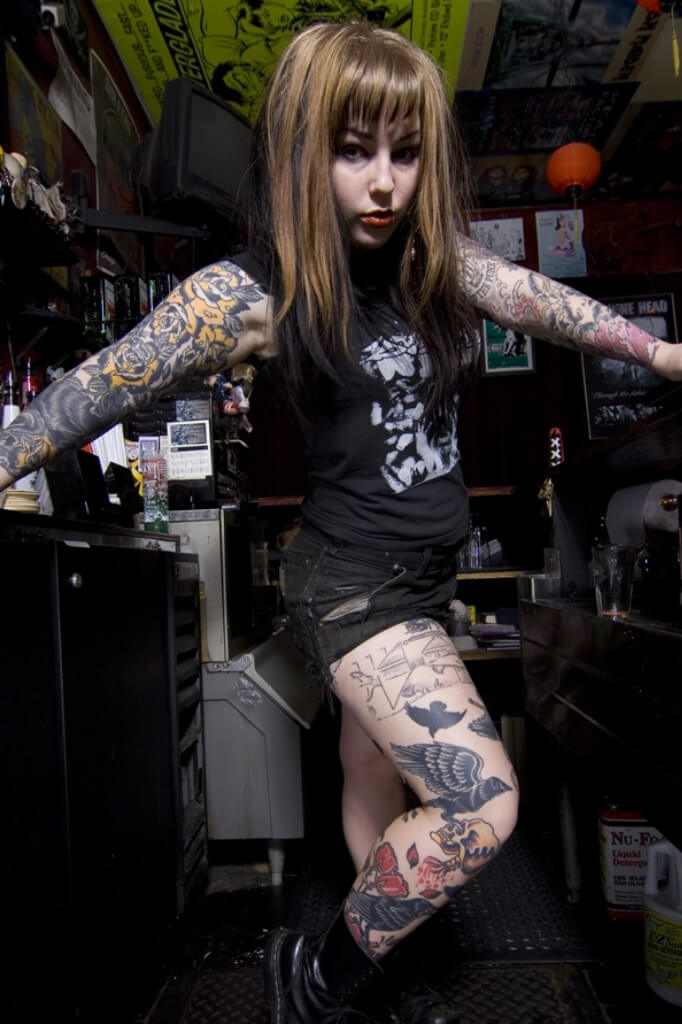 สักลายนมใหญ่ 1