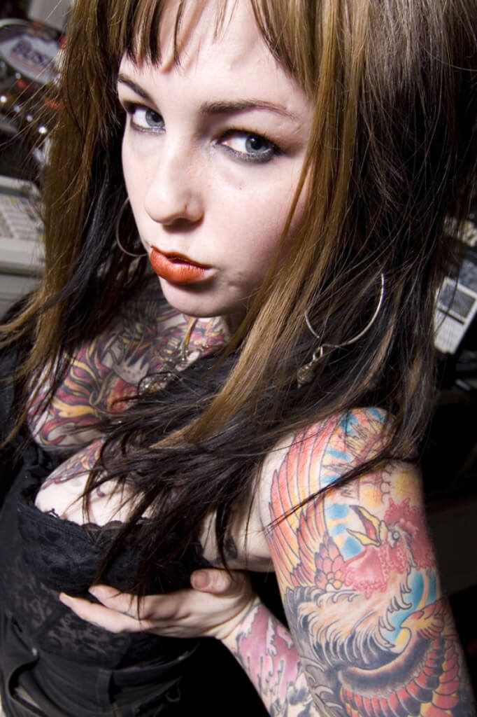 สักลายนมใหญ่ 5