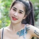 พริตตี้หีน่าเอา